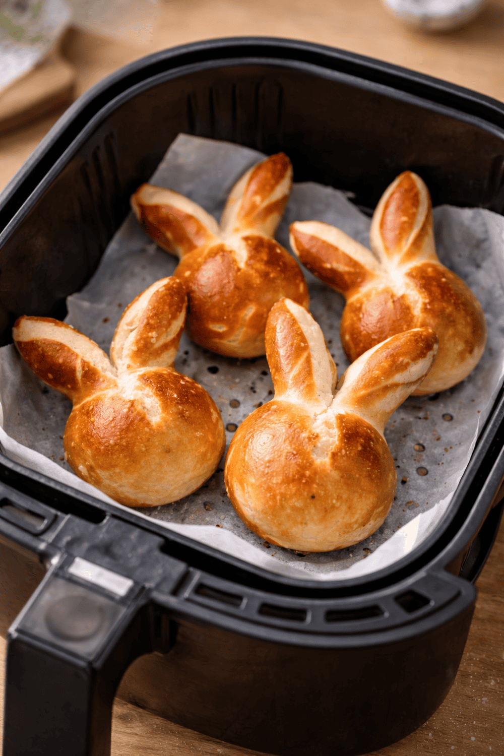 Knusprige Laugen-Osterhasen in 15 Minuten – Airfryer-Trick mit Fertigteig