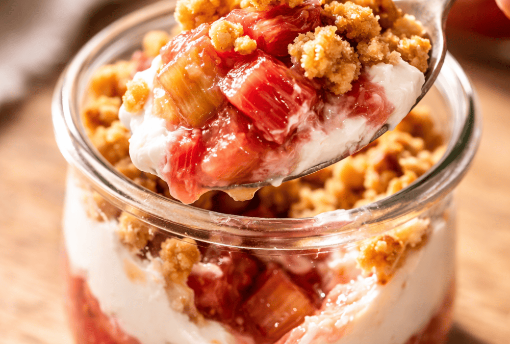 Rhabarber-Dessert im Glas aus der Heißluftfritteuse – mit knusprigem Streusel-Crunch